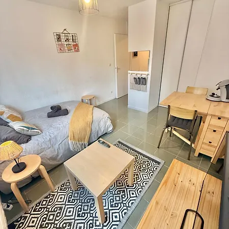 Calme Et Confort - Saint-cyprien - Pont Neuf Apartment